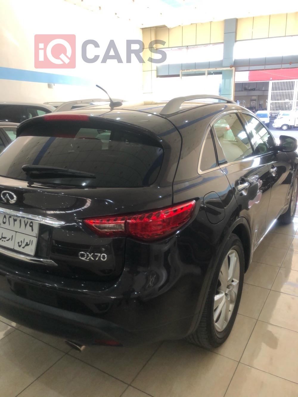 Infiniti QX70